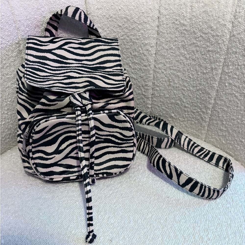 Wild Fable Black and White Patterned Bag